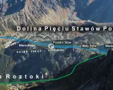 Trasa do Doliny Pięciu Stawów Polskich od Świstowej Czuby. Widok na szlak zimowy i letni, schronisko, Przedni, Mały i Wielki Staw.